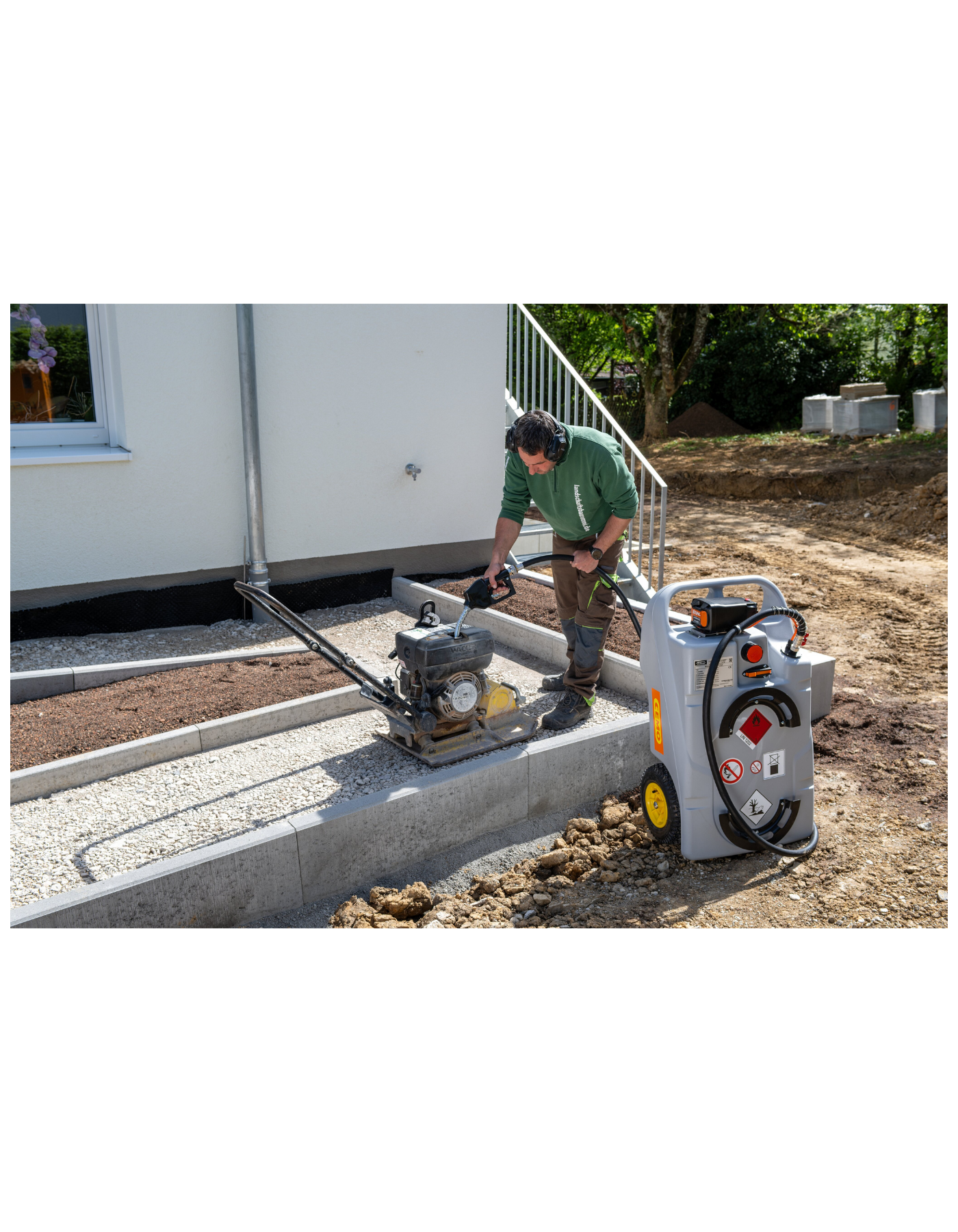 CEMO Dieseltrolley 100 Liter mobiler Dieseltank mit Rollen und Handpumpe 12059