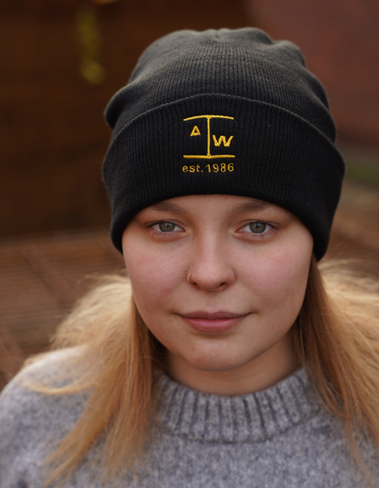 Wind Beanie mit Umschlag doppellagig & mit edlem Logostick
