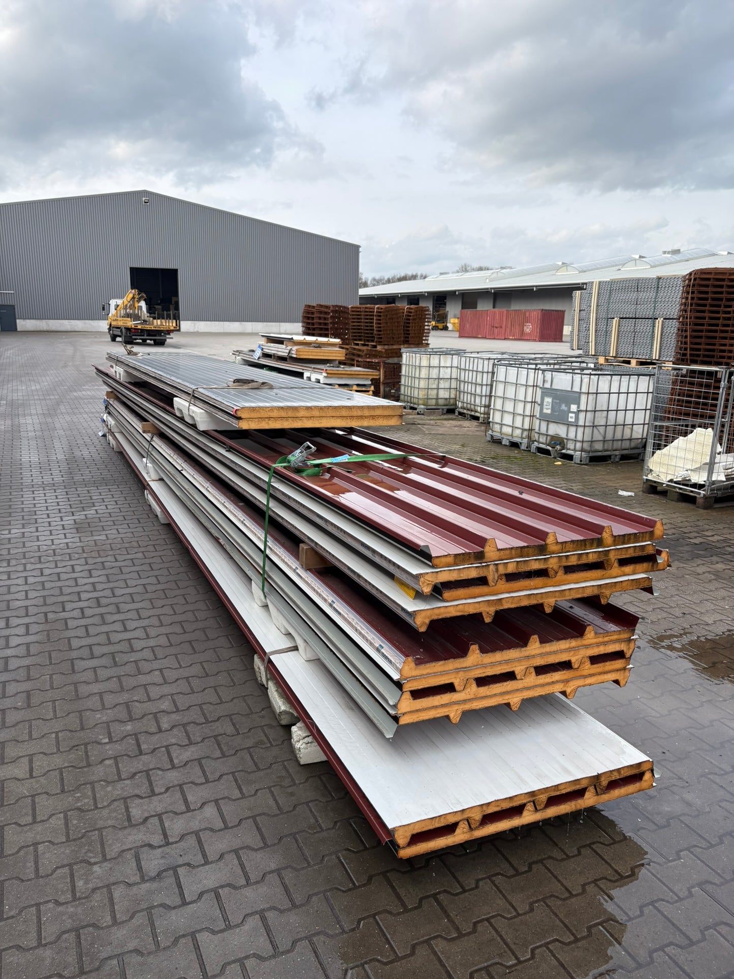 Sandwichpaneele Restposten Dach und Wand 40mm 60mm Kerndämmung weiß grau rotbraun