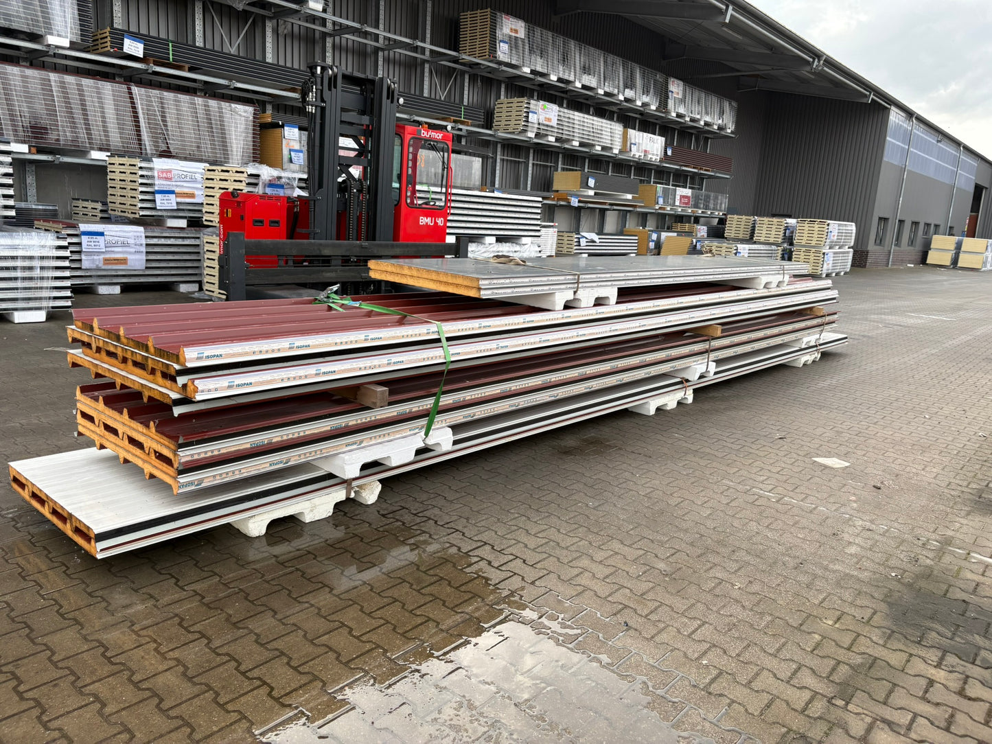 Sandwichpaneele Restposten Dach und Wand 40mm 60mm Kerndämmung weiß grau rotbraun