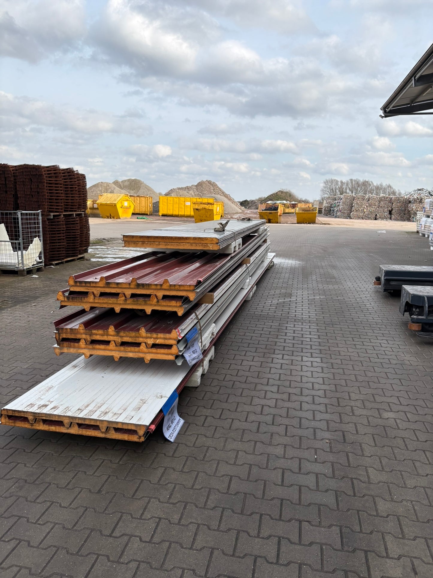 Sandwichpaneele Restposten Dach und Wand 40mm 60mm Kerndämmung weiß grau rotbraun