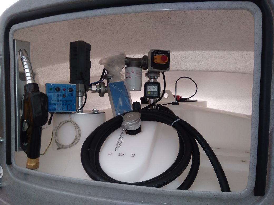 Stationäre Dieseltankanlage 5000 L - SWIMER TECA-TANK ECO Innenraumansicht